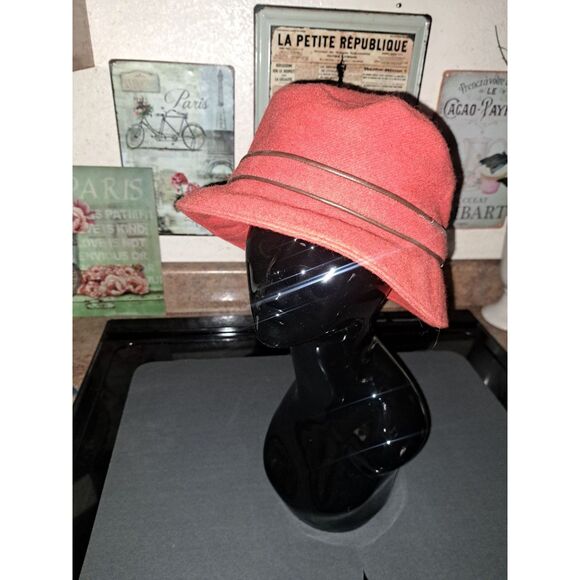 GORGEOUS Classy Classic Coach Women's Wool Blend Bucket Hat Sunset Red Size M/L - Picture 2 of 11